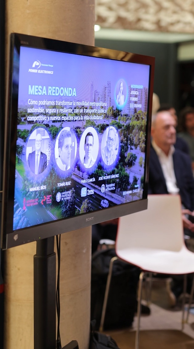 Mesa redonda sobre movilidad metropolitana sostenible en el Mobility Summit